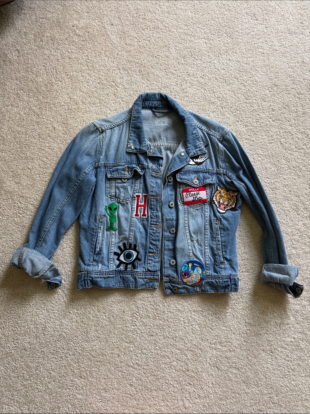 Denim jacket with oatches - Picture 1 of 8